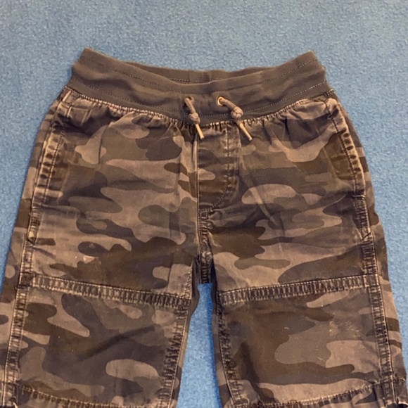 Gap kids size small shorts lot good condition camo - Picture 6 of 11